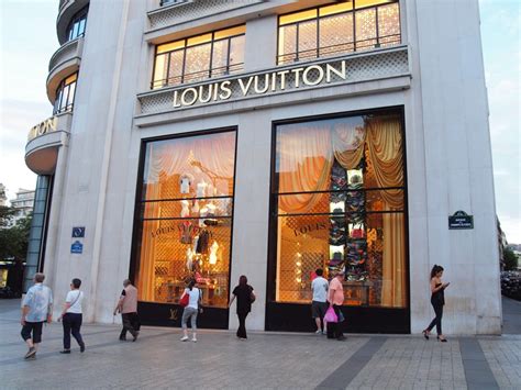 lv boutique paris